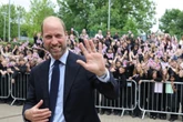 Príncipe William toma atitude e quer o tio longe das propriedades da Família Real Britânica, diz jornal