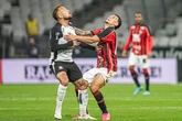 Vitória segura Corinthians em São Paulo, empata e sai do Z-4
