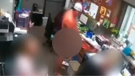 Médico é cassado após circular nu e constranger funcionárias em consultório