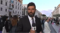 Repórter da Globo leva resposta atravessada ao vivo durante cobertura do conclave: ‘O que você quer?’