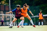 Às vésperas da Copa Feminina no Brasil, Fifa lança guia para gestantes e mães voltarem a jogar com segurança