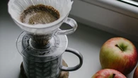 Maçã libera energia ao longo do dia e dá mais disposição que café: os benefícios da fruta para ter mais ânimo