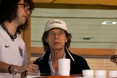 Mick Jagger encerra fama de 'pé-frio' após ver Inglaterra vencer mata-mata de Copa pela primeira vez