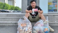 Salário de um dia de trabalho garante carrinho cheio na China; vídeo mostra quanto custa comer no país