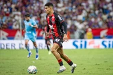 Vitória x Fortaleza: veja onde assistir, escalações e arbitragem