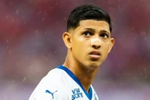 Vini Jr. desbancado: Erick Pulga é o segundo jogador com mais dribles completos em 2025