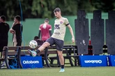 Com terceiro amarelo, Vitória perde lateral para jogo contra o Vasco