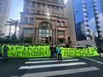 Torcedores do Coritiba protestam contra empresa dona do clube: 'SAF de mendigo'