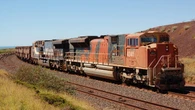 Trem mais longo do mundo tem mais de 7km e faz jornada épica; veja