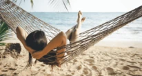 Veja as melhores datas para sair de férias em 2026 e como fazer eles renderem mais dias