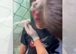 Bomba explode em vestiário e deixa jogador gravemente ferido; imagens fortes