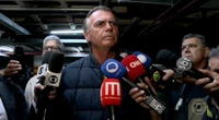 'Nunca abri um pen drive na vida', diz Bolsonaro sobre item achado em banheiro