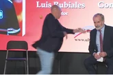 Após escândalo do beijo sem consentimento, Luis Rubiales é atingido por ovada do próprio tio