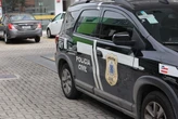 Homem é preso após mostrar vídeo pornô e pedir que passageiro tire a roupa em ônibus de Salvador