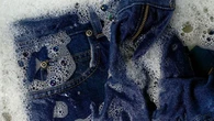 Com que frequência se deve lavar a calça jeans? Especialistas explicam