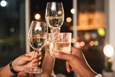 Bebidas adulteradas com metanol podem ter origem em combustível adulterado
