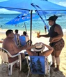 Pé na areia, (sem) caipirinha: Medo do metanol derruba venda de roscas  no Porto da Barra