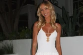 Influencer vai parar no hospital e é internada após fazer sexo com 583 homens em seis horas