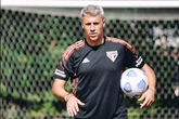 Ex-São Paulo, Hernán Crespo está perto de assumir novo clube após demissão do Tricolor