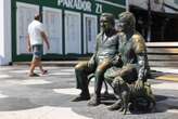 Pintura de 'timbaleiro' em monumento de Jorge e Zelia divide opiniões de internautas