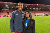 Atacante da Seleção Brasileira, Rayan relembra como conheceu a esposa: 'Falei que ela ia ser a minha mulher'