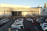 'Troca o absorvente': funcionário de shopping exposto ao sol e alvo de ataques homofóbicos será indenizado