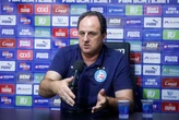 Rogério Ceni detona arbitragem em derrota do Bahia para o Vasco: 'VAR chama no lance que quer'