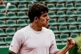 Tenista chileno chama adversário argentino para 'sair na mão' após partida