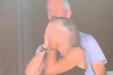 VÍDEO: chefe é flagrado com amante do RH em câmera do beijo no show do Coldplay e se desespera