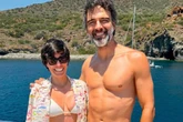 Tadeu Schmidt impressiona com físico definido durante viagem de 'volta ao mundo' com a esposa