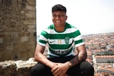 Atacante formado no Vitória é anunciado por gigante do futebol português