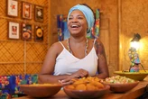 Do tabuleiro ao sucesso internacional: baiana que conquistou a Europa abre novo restaurante na Ceasinha; conheça