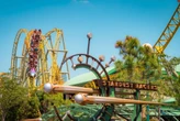 Lançamento duplo e até 100 km/h: visitante morre ao andar em montanha-russa no novo parque da Universal