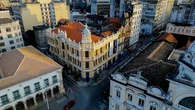 Palacete Tirachapéu transforma Rua Chile em polo de experiências