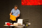 Alexandre Lino chega a Salvador com o sucesso O Porteiro - A Comédia