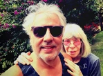Roberto de Carvalho compartilha imagem inédita com Rita Lee: 'Nossa última foto juntos'