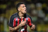 Somente três volantes marcaram mais gols que Baralhas em um mesmo ano pelo Vitória desde 2015
