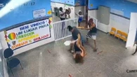Vídeo: mãe de aluna agride diretora em escola de Salvador