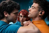 'O Refúgio Atômico', dos criadores de 'La Casa de Papel', estreia na Netflix e dispara no top 10