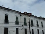 Parte da fachada da Escola Técnica São Joaquim desaba após fortes chuvas em Salvador