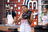 MasterChef tem episódio tenso, acusação de racismo, choro e eliminação; saiba tudo o que rolou nesta semana