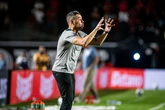 Jair Ventura destaca importância da vitória no Ba-Vi na luta contra o Z-4: ‘Voltamos à briga’