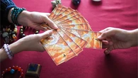 Baralho Cigano desta sexta (24 de outubro): mudanças e revelações mudarão seu destino; veja carta e recado para os 12 signos