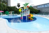 Suspeito de estupro ofereceu pipoca para atrair menina de 4 anos a banheiro de clube brasileiro