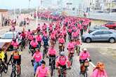 Projeto Pedal Outubro Rosa reúne mil pessoas pedalando na Orla de Salvador