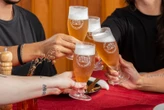 Da mandioca ao caju: conheça cervejas feitas com ingredientes nordestinos e pouco comuns