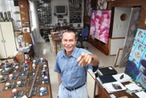 César Romero era um mestre no uso de formas e cores vibrantes