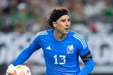 Goleiro Ochoa faz história e se torna o primeiro jogador a participar de seis Copas do Mundo