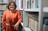 Cheia de modéstia, Antonia Torreão Herrera emana erudição em mais novo livro