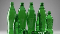 Estudo aponta que embalagens de vidro têm mais microplásticos do que as de... plásticos